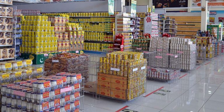 جولة تفقدية لوزيري «الشؤون» و«التجارة» لمتابعة توافر المخزون الغذائي