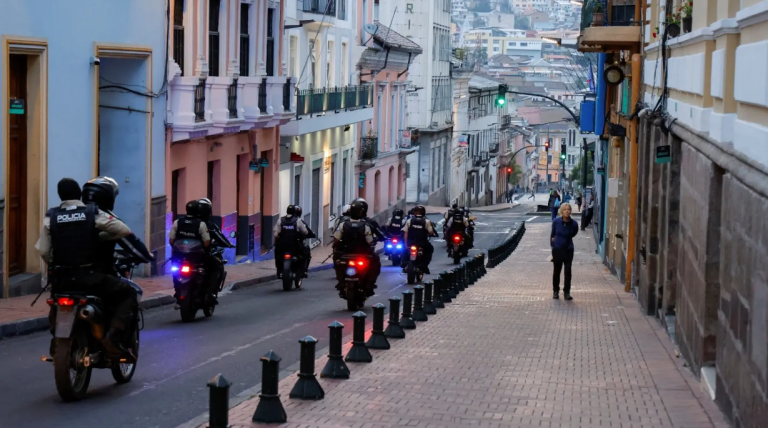 إطلاق سراح 40 رهينة كانوا محتجزين لدى سجناء في الإكوادور