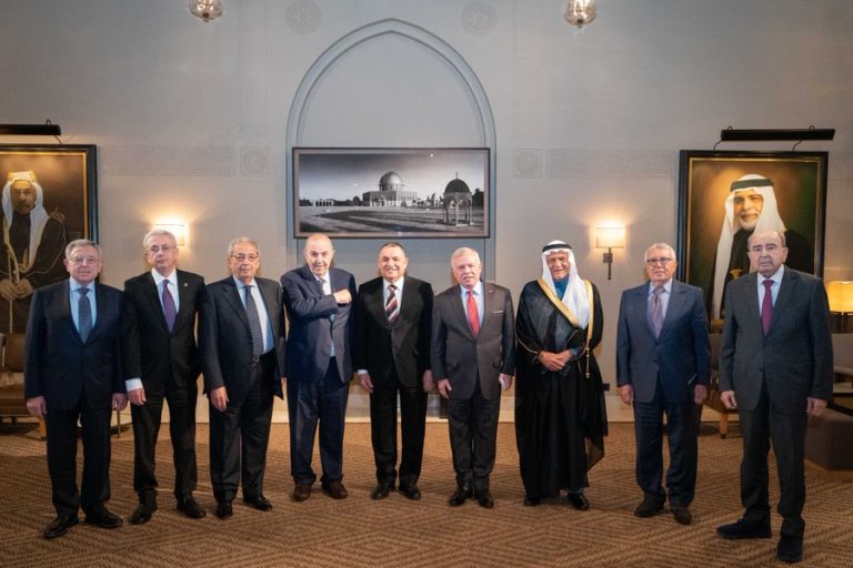 ضرورة إقامة دولة فلسطينية حقيقية