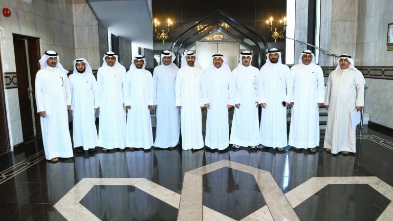 الشيخ عذبي الناصر بحث آلية التعاون  مع رؤساء الجمعيات التعاونية