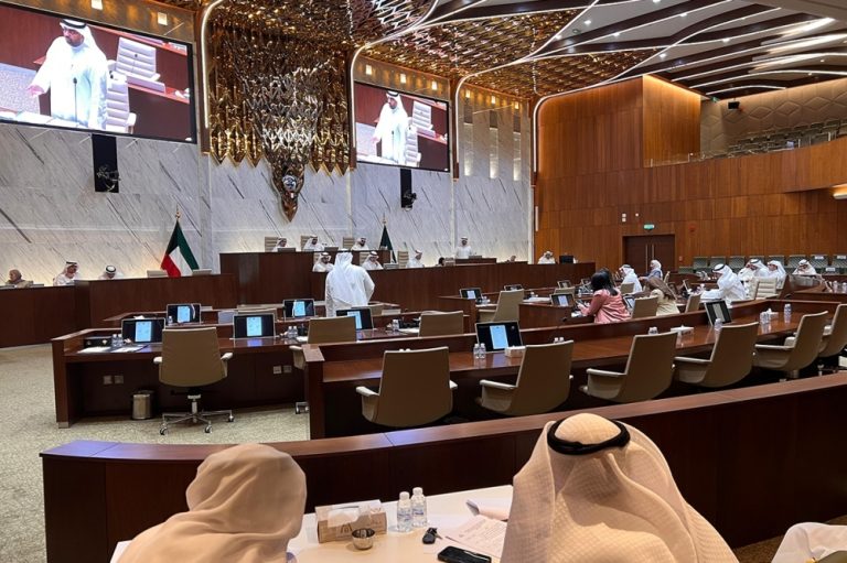 «البلدي» يعتمد تكييف الجزء المحترق في المباركية