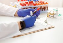 الاستئناف: حبس وافد 10 سنوات دفع رشوة لتزوير تحاليل الإيدز والكبد الوبائي